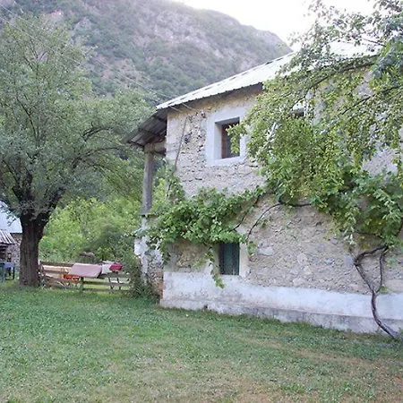 Guest house Motina River