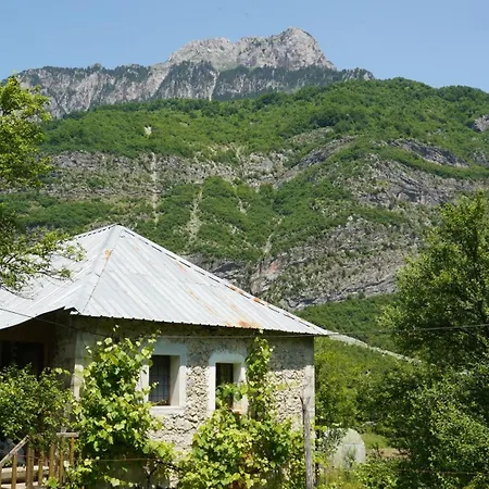 Gasthuis Motina River Tropoje