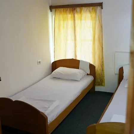 Guest house Motina River